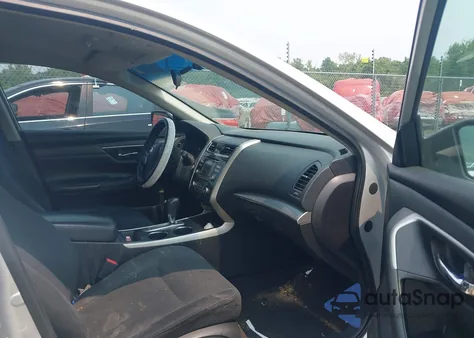 2015 Nissan Altima 2.5 S z USA, uszkodzony, nr VIN 1N4AL3AP9FN400181